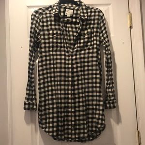 Black and white plaid tunic style button down